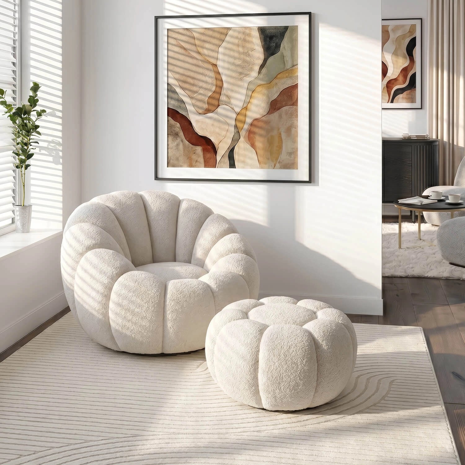 Drehsessel Nuvira mit Hocker in Creme in einem modernen hellen Wohnbereich